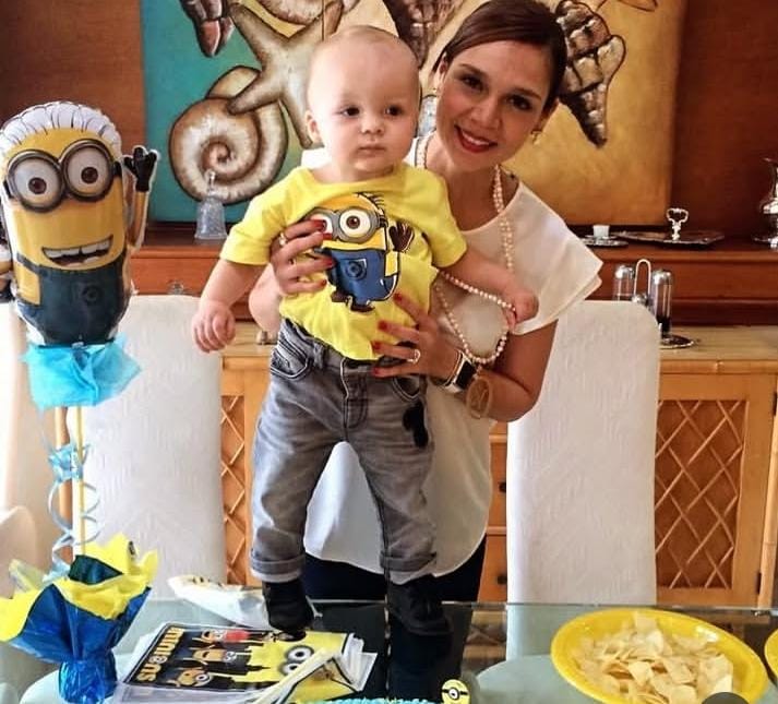 Psicóloga Valentina González y su hijo